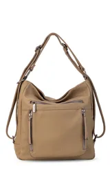 Cartera mochila versátil de cuero sintético con textura granulada, color negro. Cuenta con múltiples bolsillos frontales con cierre, correas ajustables que permiten su uso tanto como cartera de hombro o como mochila, y herrajes metálicos.