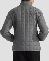 Campera gris acolchada con cierre frontal, cuello alto con interior de piel sintética y logo de la marca bordado en el pecho.