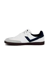 Championes deportivos Pony modelo Moma para hombre, de color blanco con detalles en azul marino y puntera de gamuza gris, con suela marrón de goma.