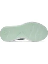 Championes de entrenamiento Under Armour modelo Aurora 3, color verde menta con suela blanca. Presentan una parte superior de malla transpirable con detalles superpuestos y amortiguación Charged+ en la mediasuela para mayor comodidad.