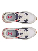 Championes Under Armour modelo Forge 96 Lthr Rissue, de diseño retro inspirado en los años 90. Combinan parte superior de malla y cuero en color blanco, con detalles en azul marino, toques de rosa fuerte y talón dorado. Cuentan con una entresuela robusta y suela de goma.