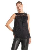 Blusa sin mangas de encaje negro con diseño floral, canesú traslúcido y forro interno a tono.