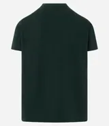 Remera de corte regular confeccionada en tejido piqué de algodón, con cuello redondo y manga corta. Presenta un diseño liso y minimalista con textura sutil.