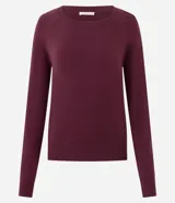 Suéter de punto color bordó, con cuello redondo y mangas largas, de diseño clásico y ajuste cómodo.