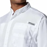 Camisa de manga corta Columbia Tamiami II para hombre, color blanco. Confeccionada en tejido ripstop de poliéster, con protección solar UPF 40, tecnología Omni-Wick de evaporación avanzada y tratamiento antimicrobiano. Cuenta con ventilación de malla en la espalda y dos bolsillos frontales con cierre.