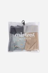 Pack de dos bóxers de algodón con cintura elástica. Uno de los bóxers es de color marrón liso con elástico gris, mientras que el otro es de color gris con estampado de peces pequeños y elástico azul marino.