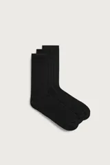 Pack de tres pares de calcetines negros largos de tejido acanalado con mezcla de algodón.