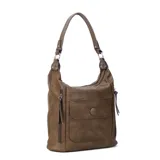 Cartera color crema con apertura superior con doble cierre, bolsillo frontal con tapa con broche magnético y cierre, bolsillos internos y laterales con cierre. Incluye correa larga regulable y desmontable.