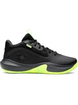Championes de básquet Under Armour modelo Lockdown 7, color negro con detalles en verde neón en la suela y lengüeta. Presentan una parte superior de malla transpirable con superposiciones de cuero sintético, entresuela de EVA para mayor amortiguación y suela de caucho con patrón de tracción en espiga.