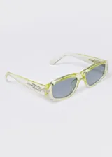 Lentes de sol negros con forma rectangular y protección UV 400.