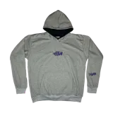 Canguro gris de media estación, de felpa 60% algodón, con logos bordados en pecho y manga y estampado de serigrafía en espalda.