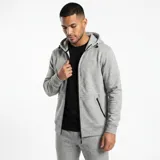 Campera deportiva gris melange con capucha, cierre frontal y bolsillos laterales con cierre. Presenta detalles en negro en los cierres y logo bordado en el pecho.