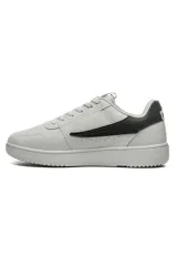 Championes deportivos Fila ACD Classic para mujer, de color blanco, con capellada sintética perforada en la puntera, cordones tono sobre tono y suela de goma con la marca grabada en el lateral.