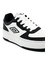 Championes urbanos Umbro modelo Milo-High para mujer, de plataforma, color blanco con detalles en rosado.