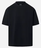 Remera oversize de manga corta color negro, confeccionada en algodón y poliéster.