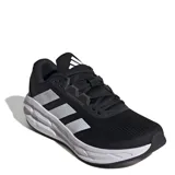 Championes de running Adidas modelo Questar 3, color negro con detalles en blanco. Presentan capellada de malla transpirable, mediasuela con tecnología de amortiguación y suela de goma resistente.