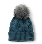 Gorro tejido de punto de la marca Columbia, modelo Boundless Days Cable, en color azul con diseño trenzado. Cuenta con dobladillo vuelto, pompón superior de pelo sintético gris y pequeña placa metálica con la inscripción de la marca.