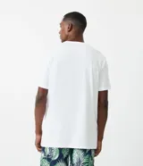 Remera marrón de algodón pima, corte comfort, cuello redondo y manga corta.