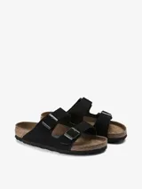 Sandalias Birkenstock Arizona negras de piel de ante con plantilla anatómica de corcho y látex.
