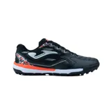 Championes de fútbol Joma modelo Liga 5, diseñados para superficies de interior. Presentan una combinación de cuero sintético y malla transpirable en color negro, con detalles en blanco y naranja. Incluyen refuerzo en la puntera y suela de goma con tecnología de alta resistencia.