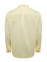 Camisa celeste de manga larga RKF Galiton, confeccionada en popelina 100% algodón orgánico. Cuenta con botones de madera, mangas ajustables, bolsillo de pecho con logo bordado y protección UPF +20.