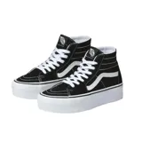 Zapatillas de caña alta Vans Sk8-Hi, color negro con la franja lateral blanca y suela de plataforma blanca.