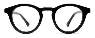 Armazón de acetato negro con forma panto, puente con detalle distintivo y patillas con núcleo de metal plateado. Diseñado con materiales resistentes y flexibles, y patillas antideslizantes.