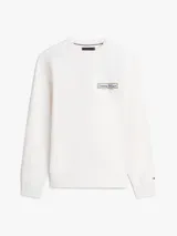Buzo de cuello redondo de Tommy Hilfiger en color blanco, confeccionado en tejido interlock técnico de algodón y poliéster. Presenta un corte regular, puños y bajo de canalé, y un parche bordado con el logo de la marca en el pecho.