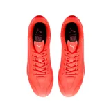 Championes de fútbol Puma Vitoria FG, color negro con detalles en blanco. Diseño con cordones y suela con tapones para césped natural.