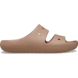 Sandalias tipo slide de la marca Crocs, con diseño de doble tira superior con perforaciones para personalización con Jibbitz. Fabricadas en material Croslite ligero y flexible, con plantilla ergonómica.
