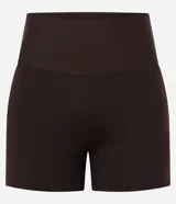 Bermuda deportiva de tiro alto confeccionada en microfibra de poliamida y elastano, con diseño liso y ajuste ceñido.