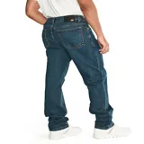 Pantalón jeans de corte recto y calce slim, color azul clásico, con diseño de cinco bolsillos y costuras reforzadas en tono contrastante.