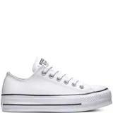 Championes urbanos Converse Chuck Taylor All Star Lift de cuero blanco con plataforma y detalles en negro.