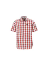 Camisa de manga corta Caterpillar con estampado a cuadros en tonos rojo, blanco y gris, cuello camisero, cierre frontal de botones y un bolsillo en el pecho con el logo de la marca.
