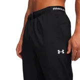 Pantalon de entrenamiento Under Armour modelo Vanish, color negro, con corte ajustado y logo de la marca estampado en contraste en la pierna.
