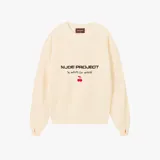Sweater Nude Project de punto color beige, con cuello redondo y diseño de corte regular. Presenta el logotipo de la marca y la frase 'by artists for artists' bordados en el pecho, junto con un pequeño diseño de cerezas en color rojo.