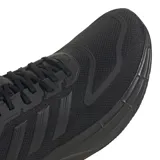 Championes Adidas Duramo 10, color negro, con las tres tiras características de la marca en los laterales.