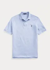 Remera polo de algodón color rosado, corte Custom Slim Fit, manga corta y cuello con botones. Cuenta con el logo bordado en el pecho.