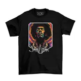 Remera negra de algodón con estampa frontal colorida de Jimi Hendrix con diseño psicodélico y firma del artista.