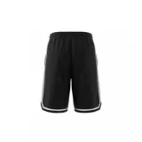 Short Adidas largo de básquet de color negro, con diseño holgado, cordón ajustable blanco en la cintura, tres tiras blancas a los lados y ribetes blancos en los dobladillos. Cuenta con el logotipo del trifolio de la marca bordado en la parte inferior izquierda.