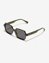 Lentes de sol unisex Hawkers modelo Minimal Max, con montura geométrica color verde salvia y lentes grises.