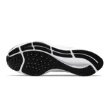 Championes de running Nike Air Zoom Pegasus 37 para mujer, con diseño en color negro y suela blanca con tecnología de amortiguación Zoom.