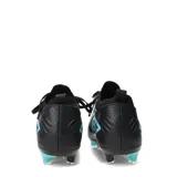 Championes de fútbol Umbro modelo Legacy Hg, color negro con detalles en turquesa. Presentan un diseño texturizado en la parte superior, cordones al tono y suela con tapones para césped natural.