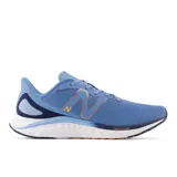 Championes de running New Balance modelo Fresh Foam Arishi V4, color azul con detalles en azul marino y blanco. Presentan una entresuela con tecnología Fresh Foam para mayor amortiguación y una parte superior de malla transpirable con refuerzos sintéticos.