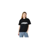 Remera negra oversize de manga corta, con cuello redondo y estampado gráfico frontal en color blanco con el logotipo de la marca.