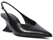 Zapato destalonado Schutz modelo Siena de color negro, con punta fina, tira ajustable en el talón y original taco geométrico.