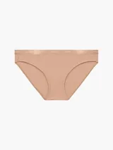 Bombacha de corte bikini confeccionada en microfibra suave, con talle medio y cintura elástica con logotipo tonal de la marca.