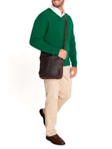 Sweater de punto RKF modelo Italy V, color verde oscuro, con escote en V y mangas largas.