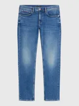 Pantalón de jean recto de tiro medio, color azul claro con efecto de lavado y cinco bolsillos.