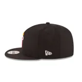 Gorro New Era negro con el logo del equipo de baloncesto Miami Heat bordado en el frente.